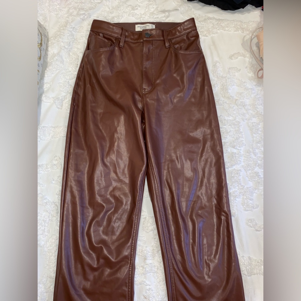 90’s Straight Ultra High Rise Curve Love Vegan Leather Pant Abercrombie
